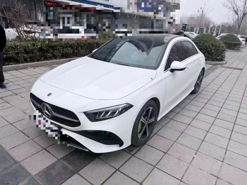 济宁23年奔驰A3