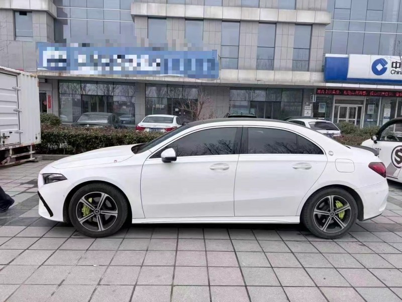 济宁23年奔驰A7