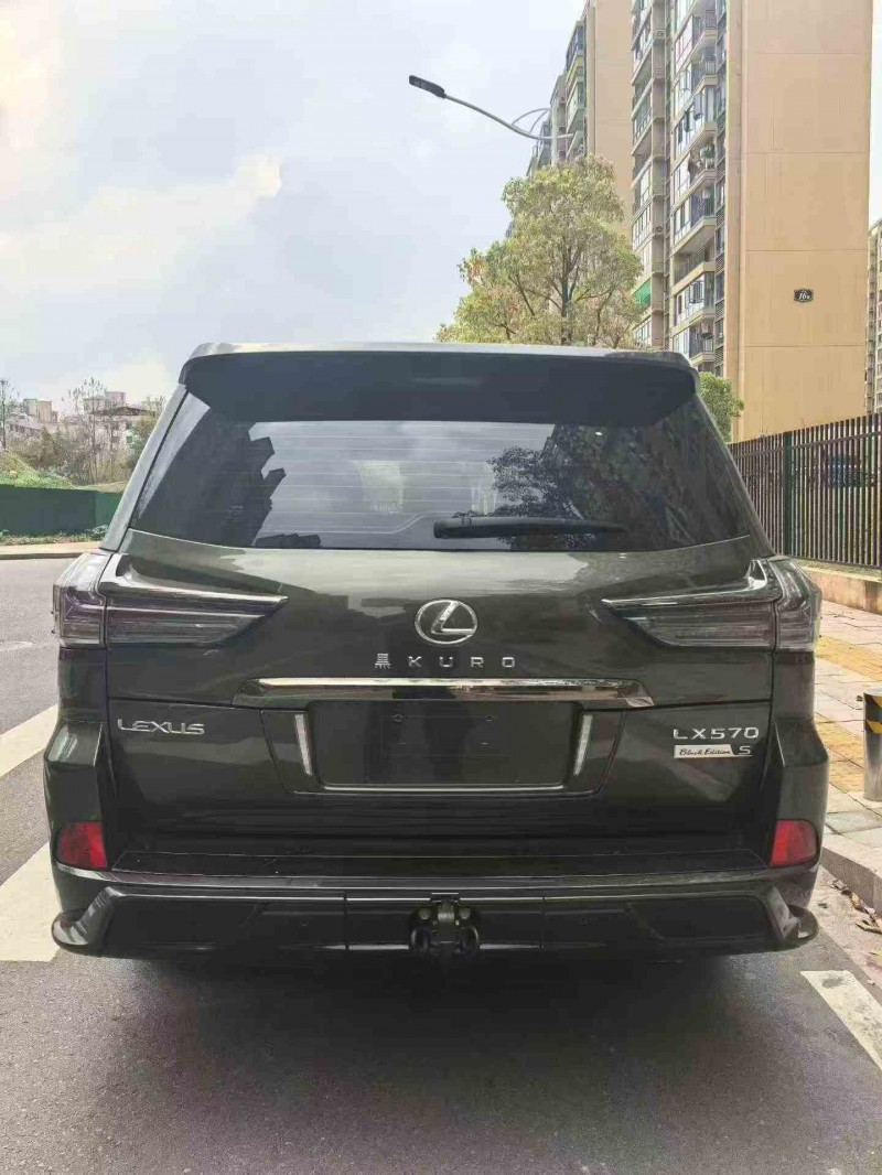 郑州20年雷克萨斯LX9