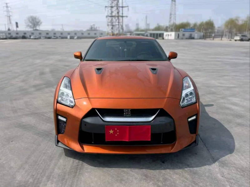 天津17年日产GT-R1