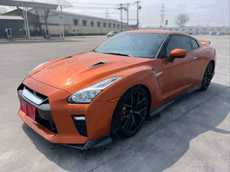 天津17年日产GT-R4
