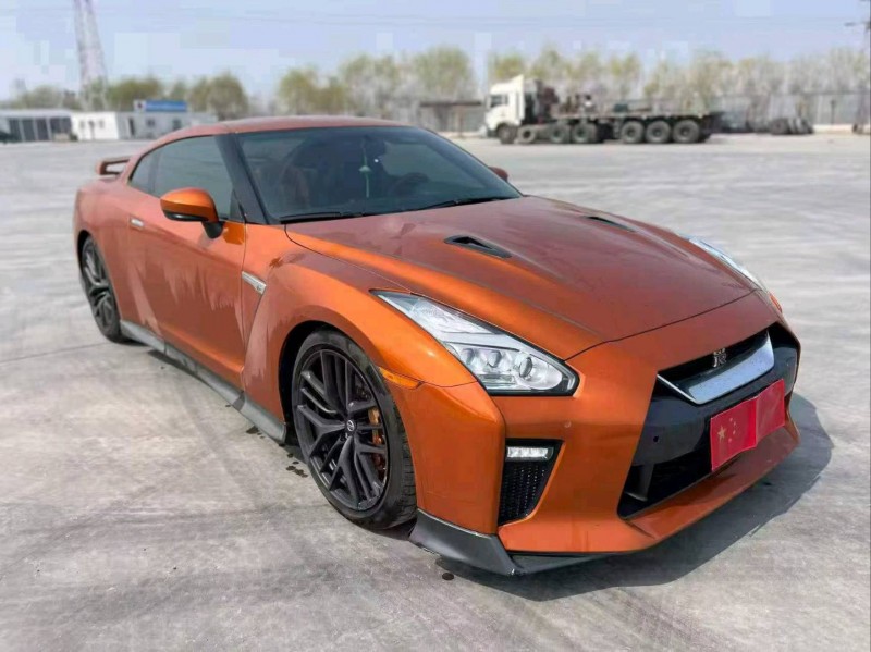 天津17年日产GT-R7