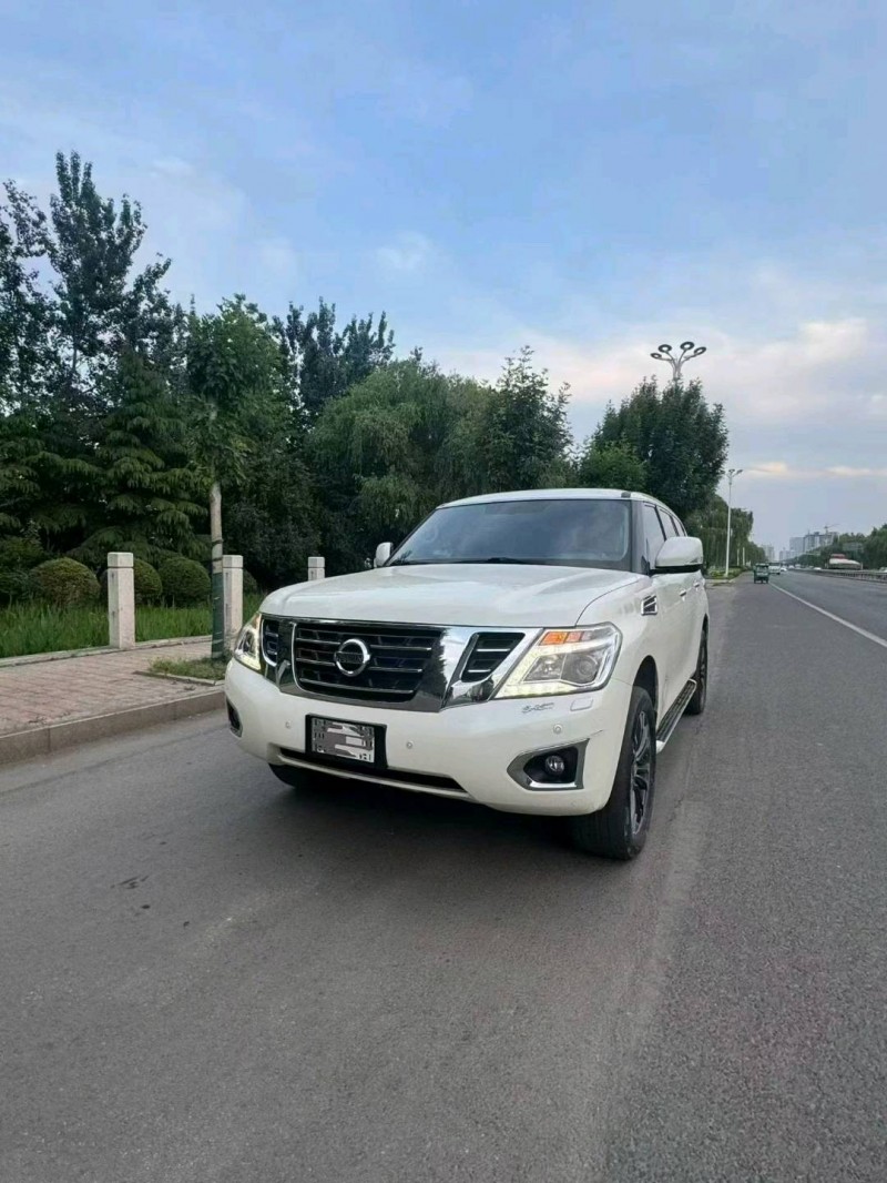 保定20年日产途乐2