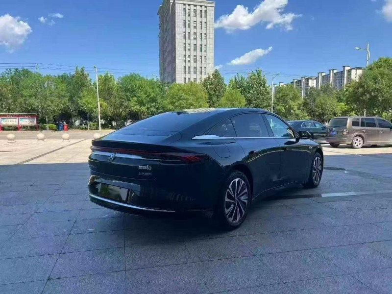 沧州26年别克至境L74