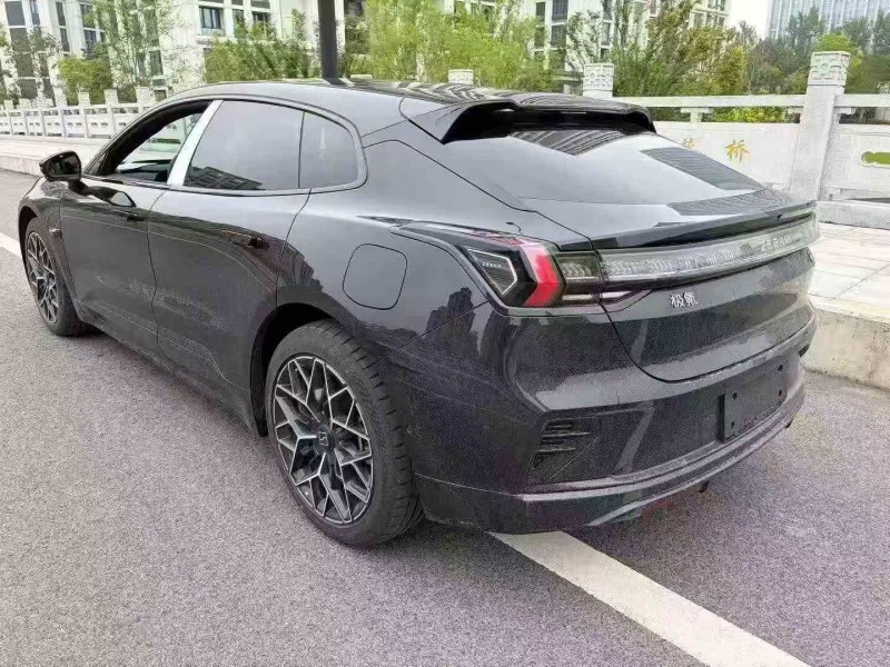 绍兴26年极氪汽车0014