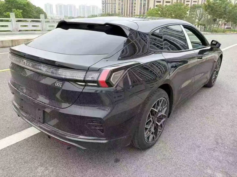 绍兴26年极氪汽车0017