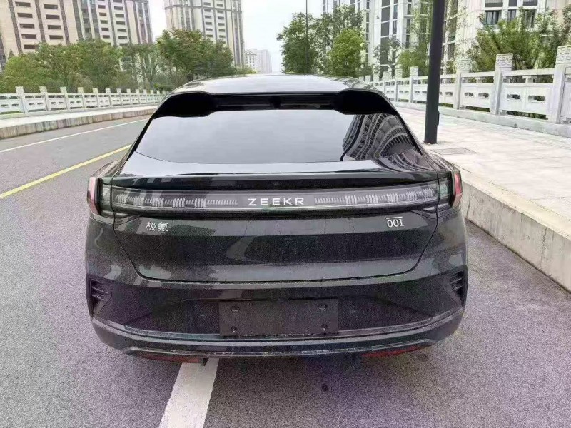 绍兴26年极氪汽车0018