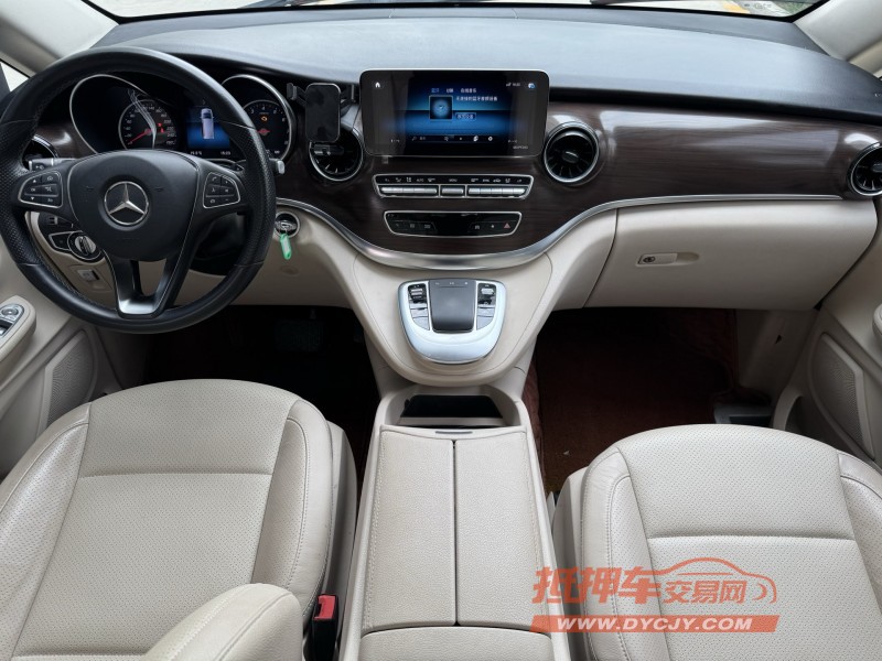 济宁21年奔驰V3