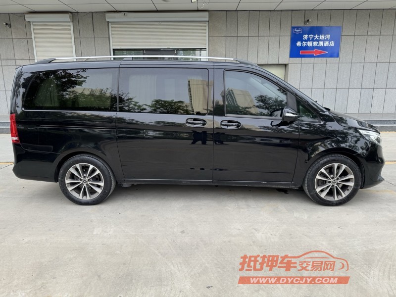 济宁21年奔驰V6