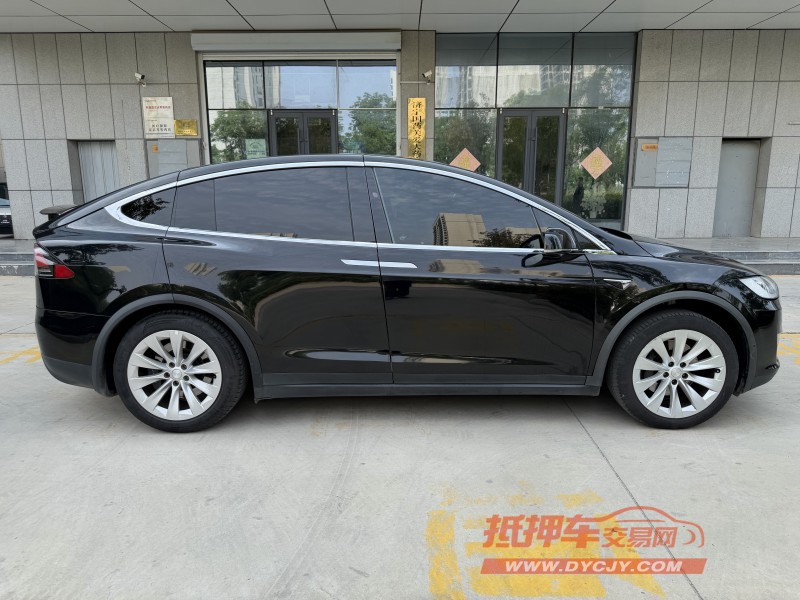 济宁19年特斯拉MODEL X3