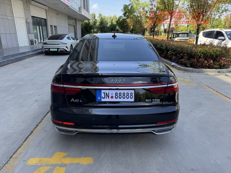 济宁19年奥迪A8L3