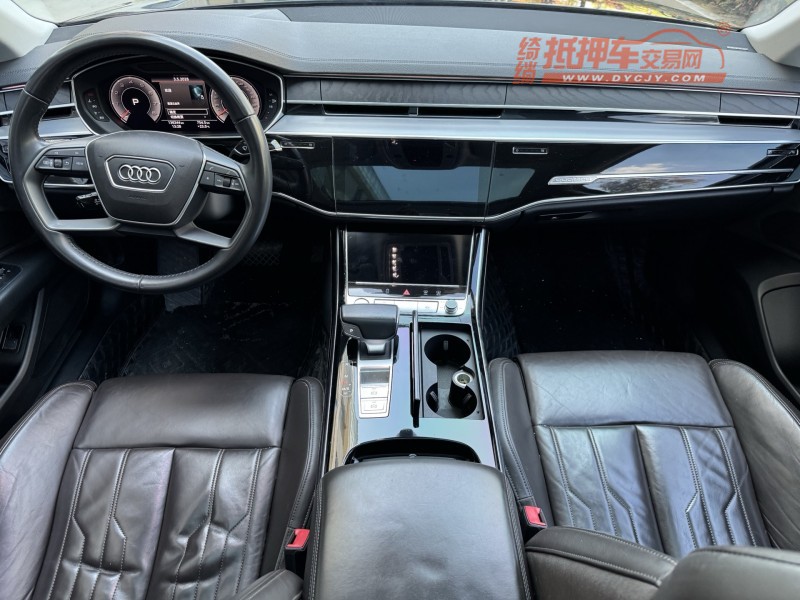 济宁19年奥迪A8L9