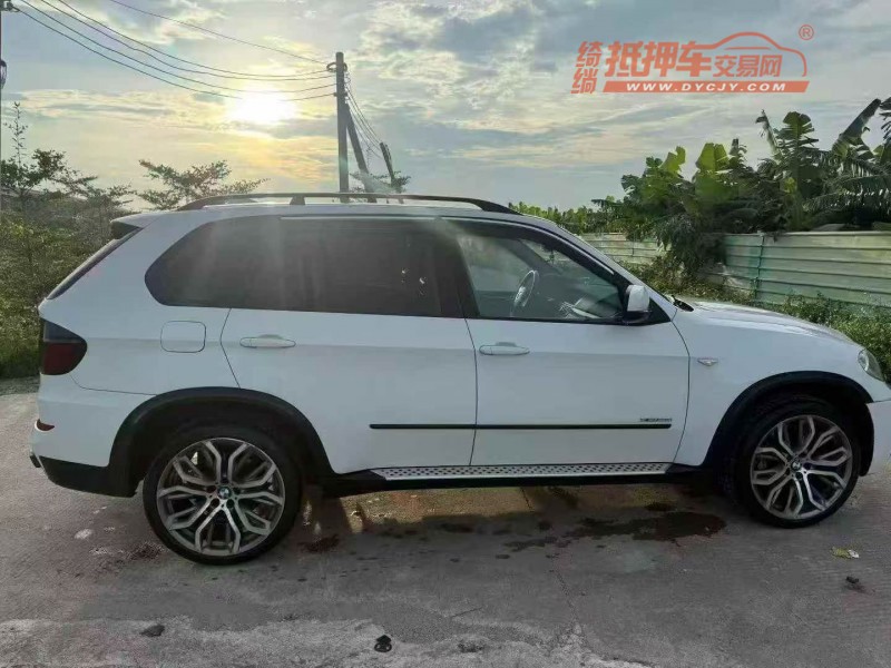 东营13年宝马X58