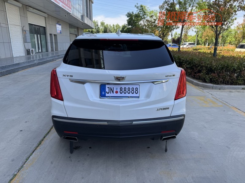 济宁17年凯迪拉克XT54