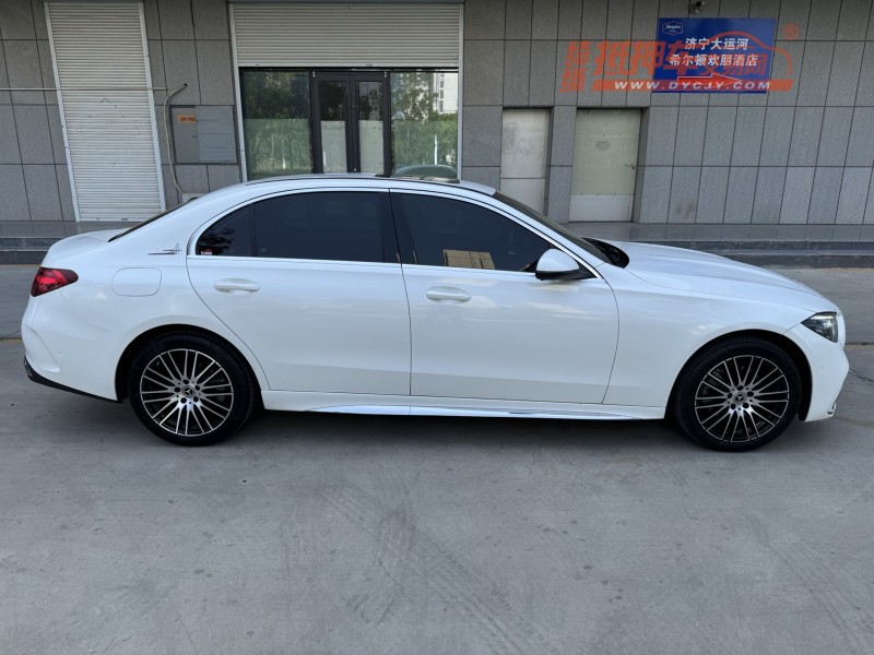 济宁23年奔驰CLA3