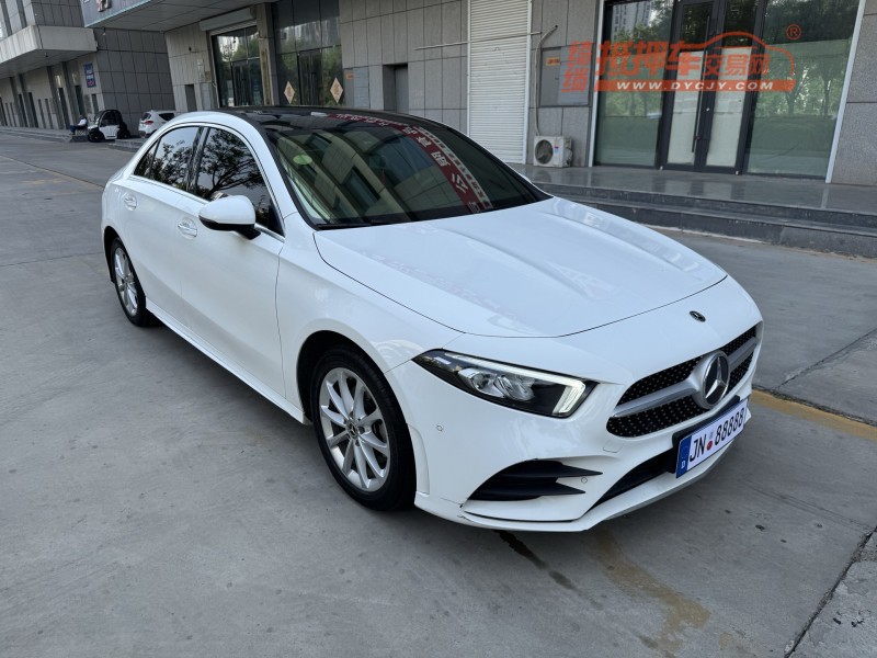 济宁21年奔驰A3