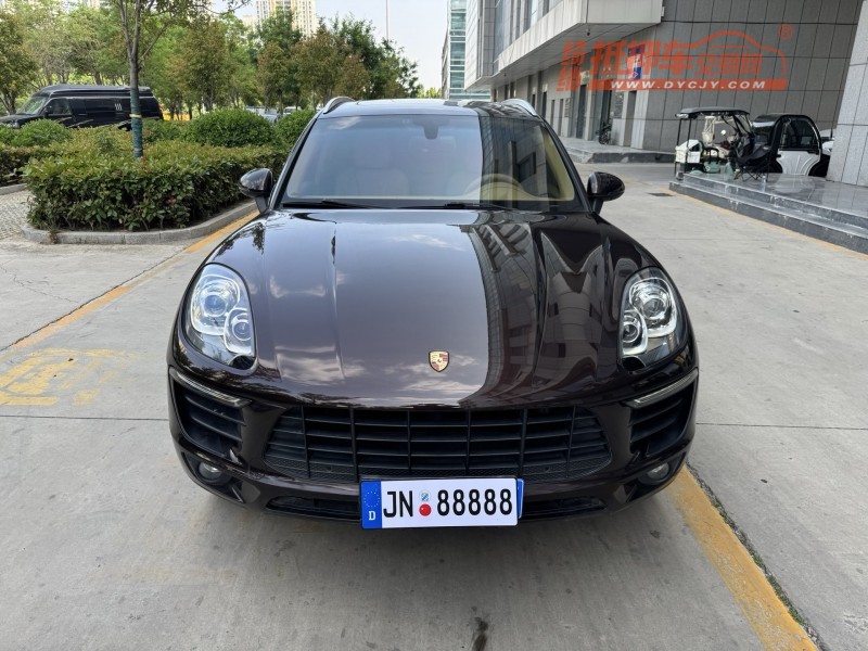 济宁15年保时捷Macan1