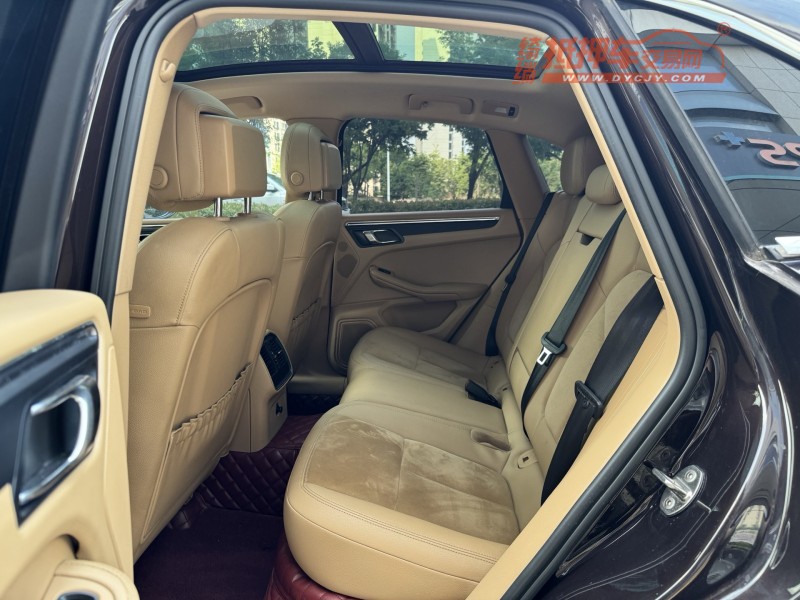济宁15年保时捷Macan9