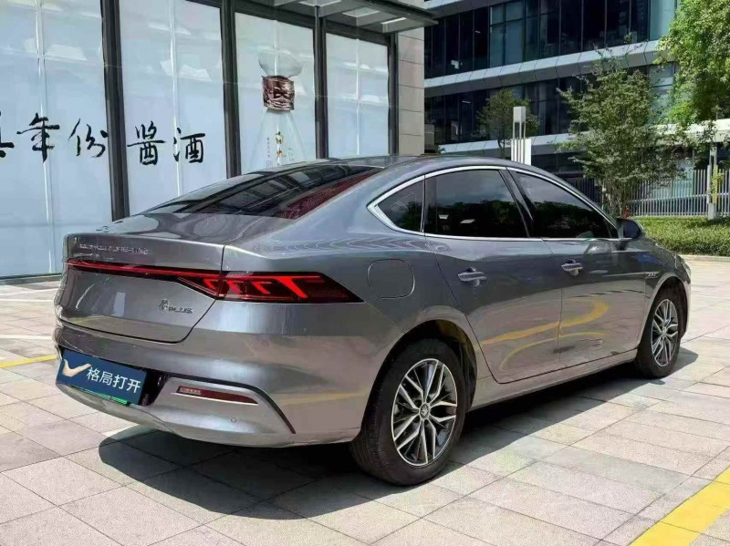 广州25年比亚迪秦8