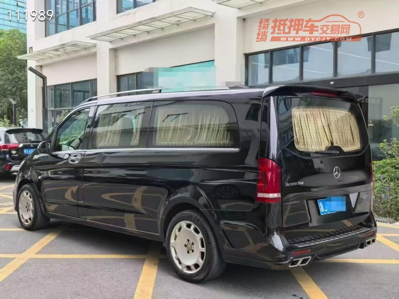 深圳19年奔驰威霆8