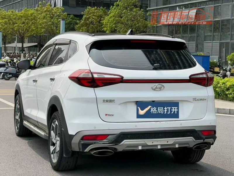 东莞20年现代途胜5