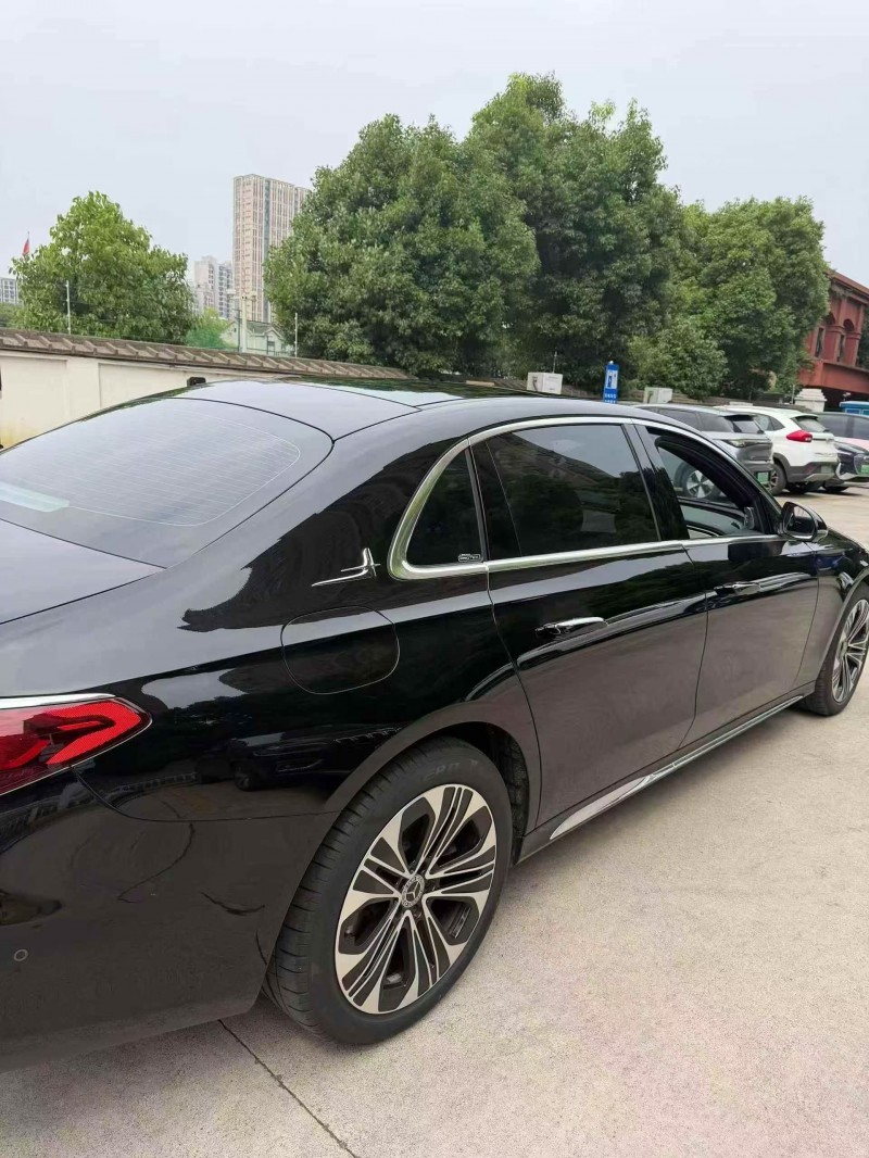 苏州25年奔驰E8