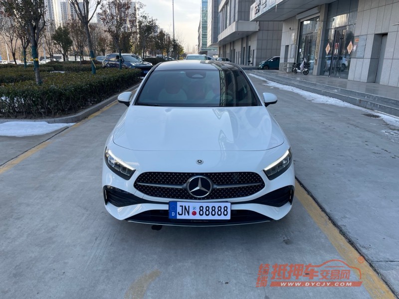 济宁23年奔驰A1