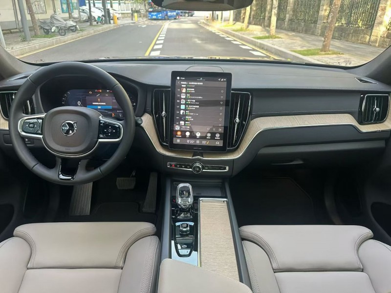 东莞25年沃尔沃XC605