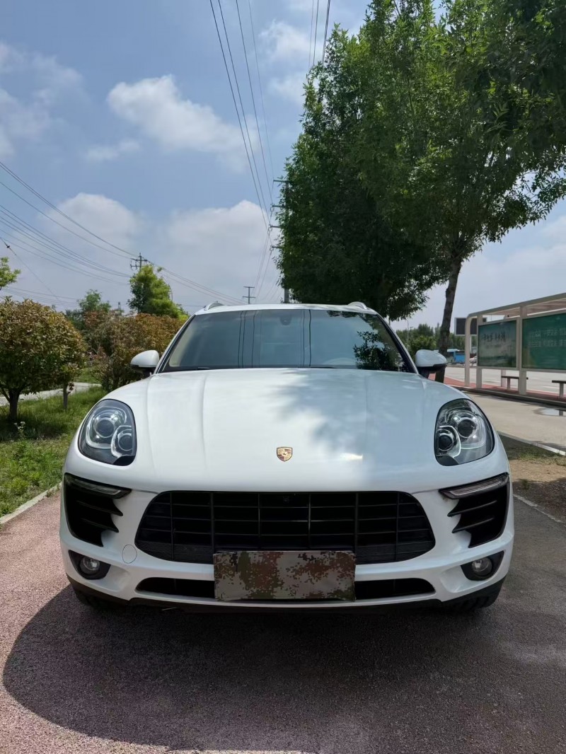 枣庄15年保时捷Macan1