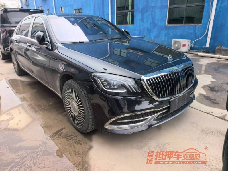 新乡18年奔驰迈巴赫S级1