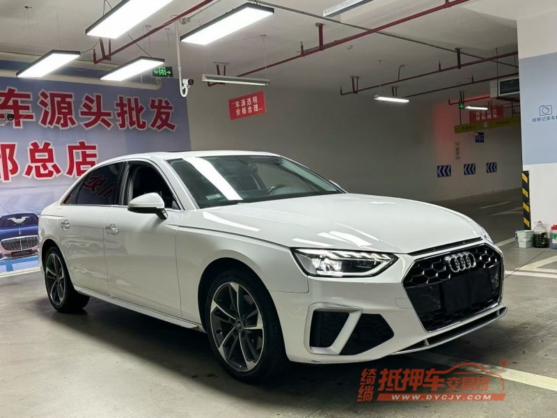 成都22年奥迪A4L3
