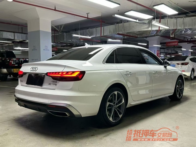 成都22年奥迪A4L7