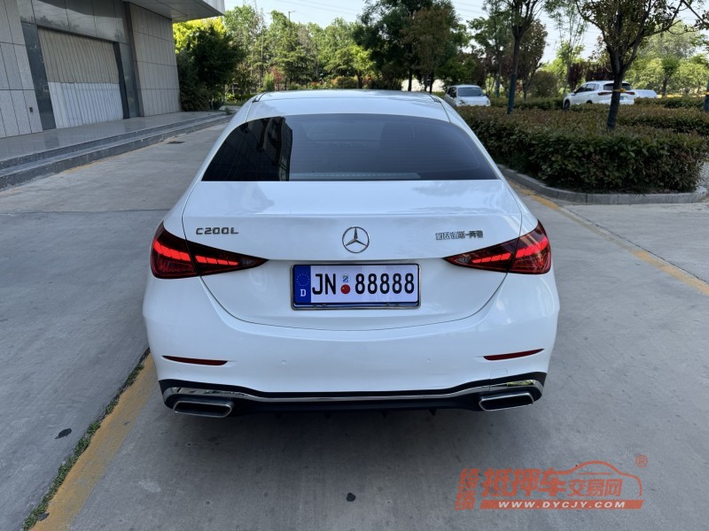 济宁23年奔驰CLA3