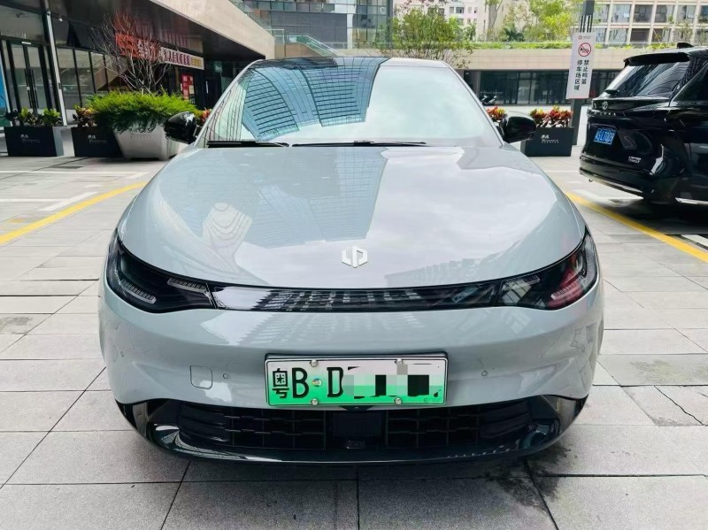 深圳25年零跑汽车C011