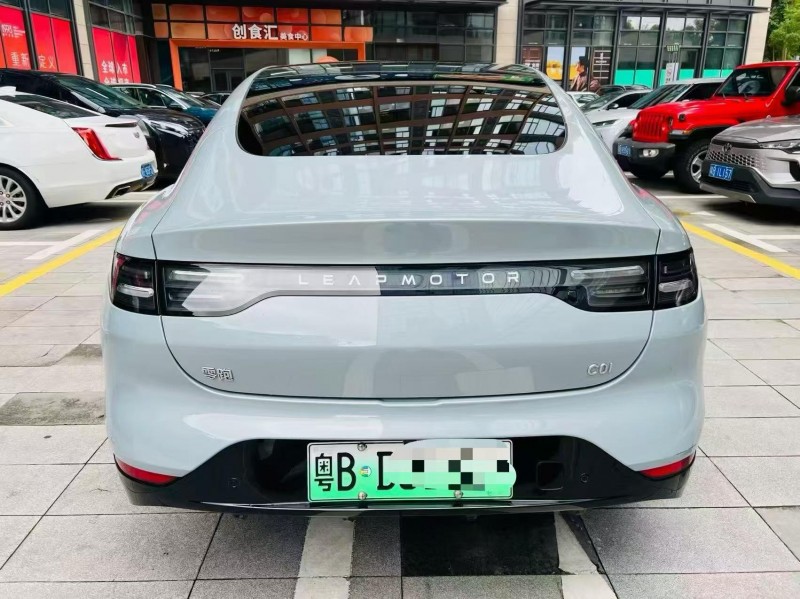 深圳25年零跑汽车C019