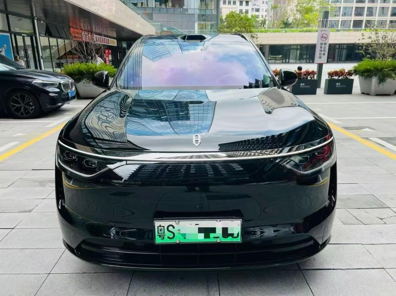 深圳25年华为智选问界1