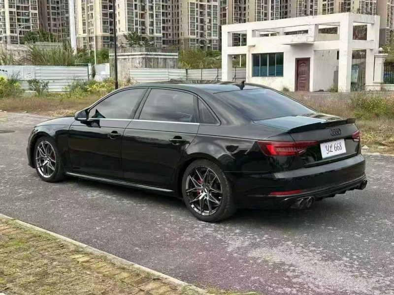 南宁19年奥迪A4L8