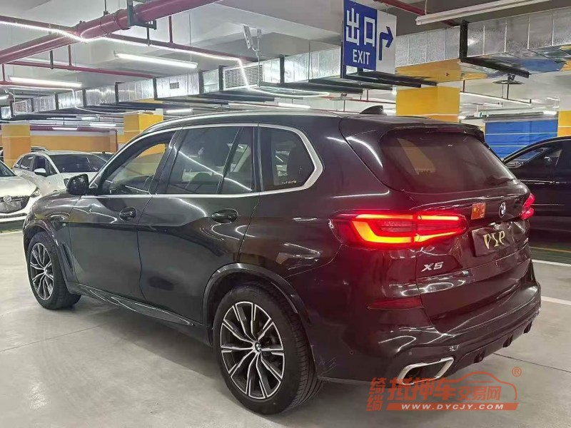 重庆19年宝马X59