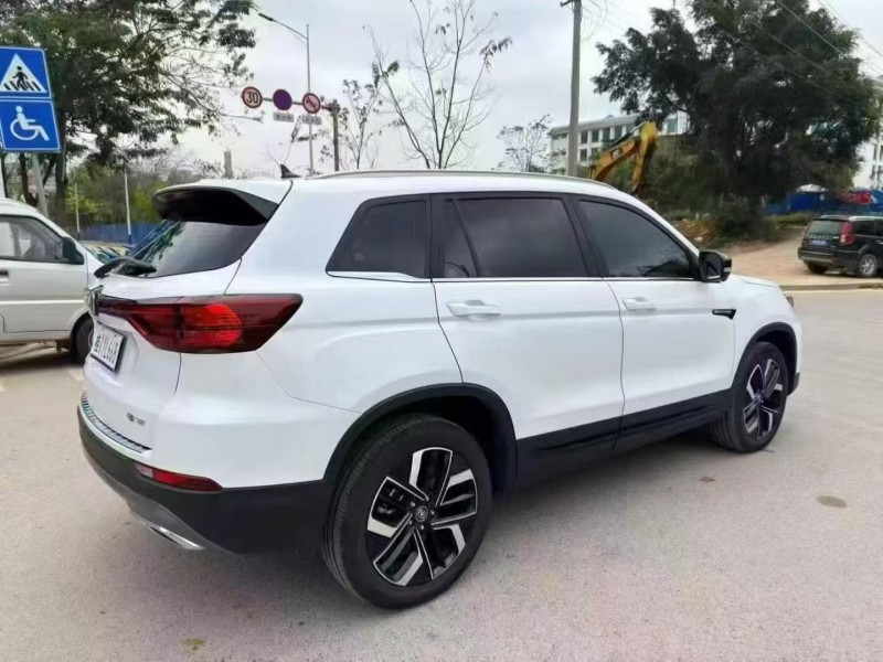柳州25年长安汽车CS755