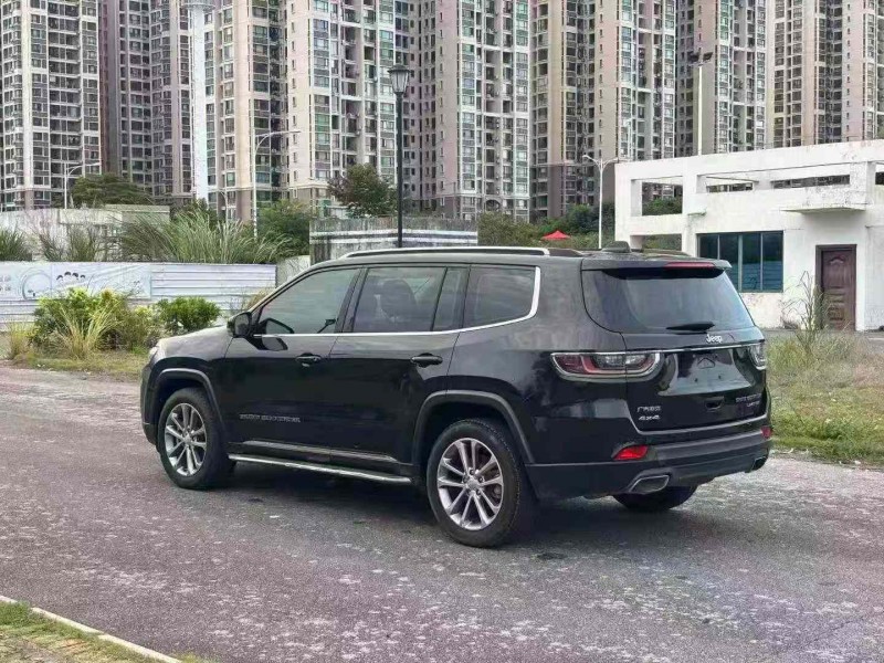 南宁18年Jeep指挥官8