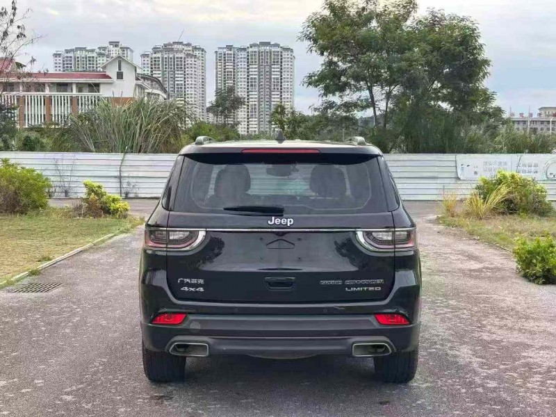 南宁18年Jeep指挥官9