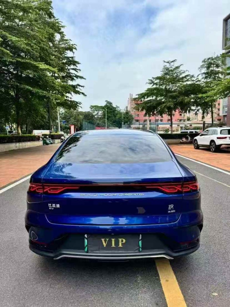 广州22年比亚迪汉9