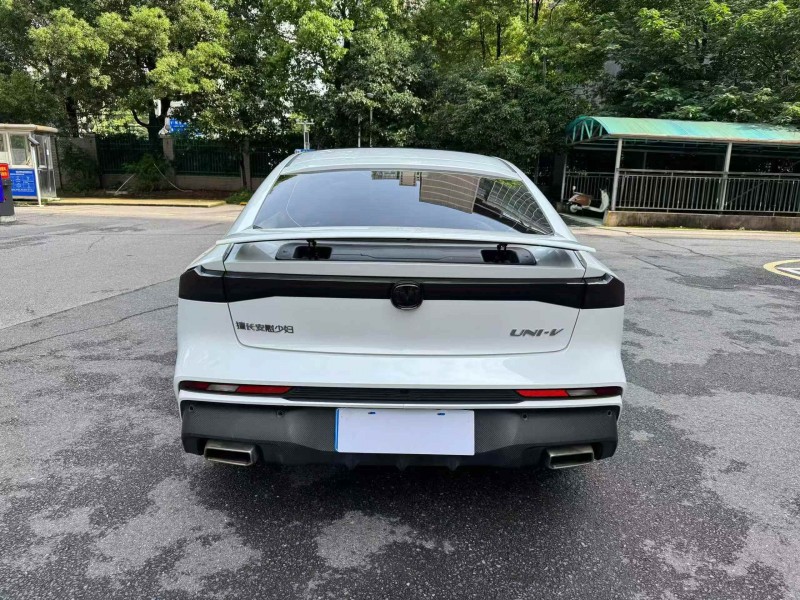 长沙25年长安汽车UNI5