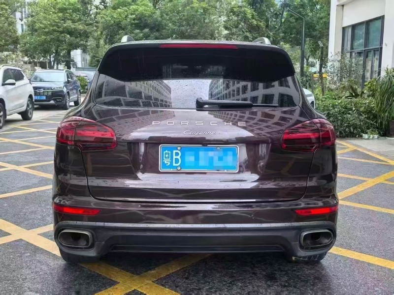 深圳17年保时捷卡宴9