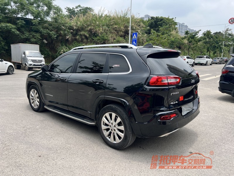 南宁18年Jeep自由光8