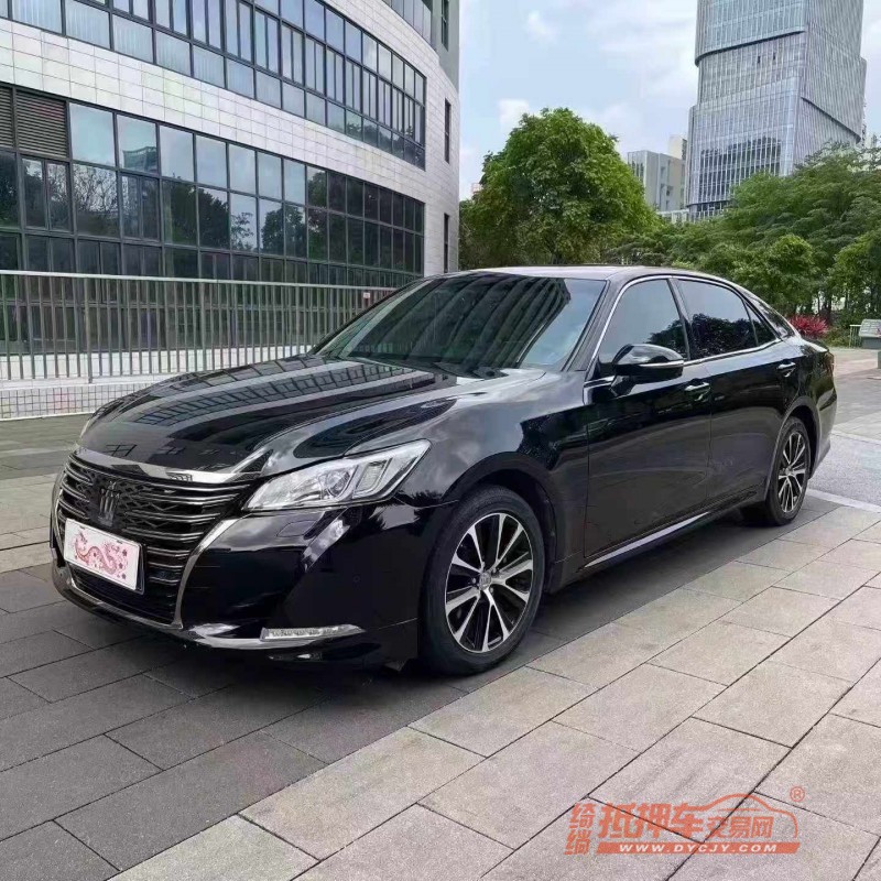佛山19年丰田皇冠3