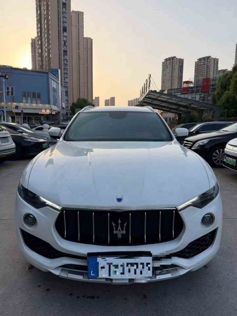 连云港17年玛莎拉蒂Levante1