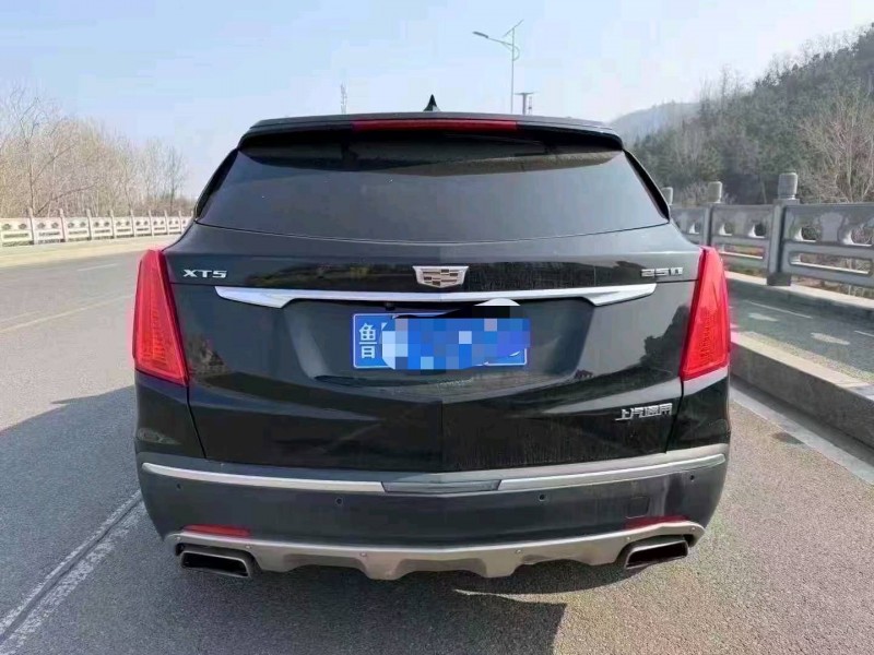 青岛16年凯迪拉克XT56