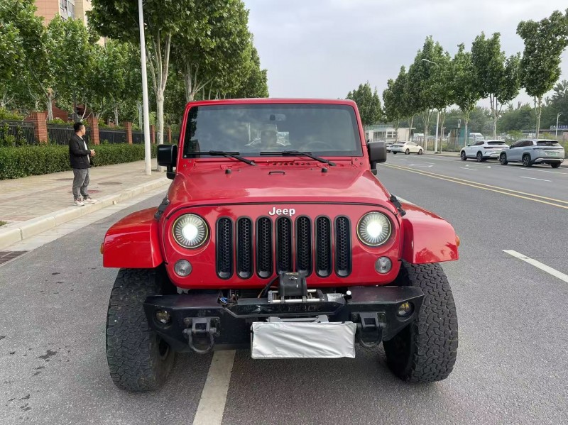 郑州15年Jeep牧马人1