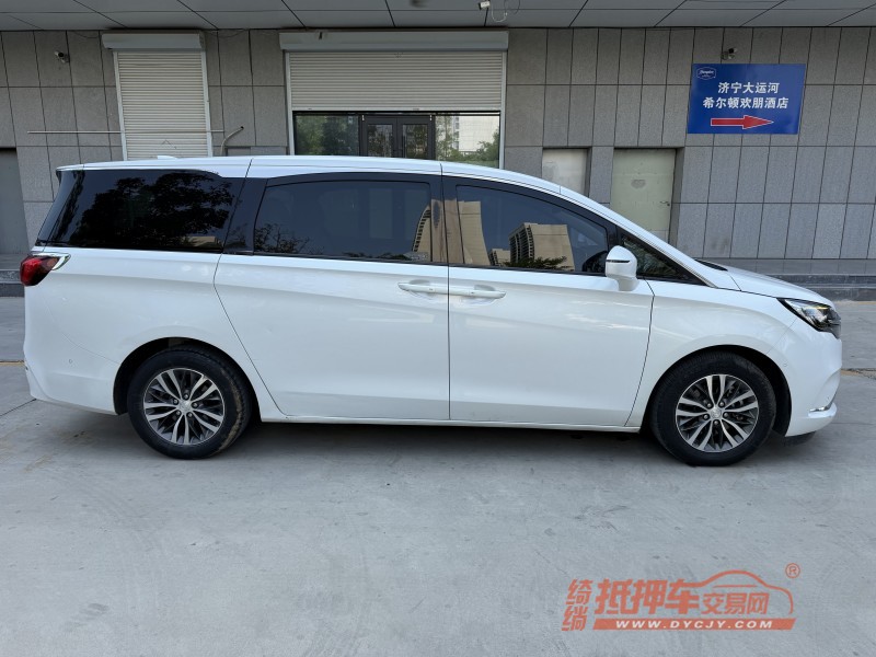济宁22年别克GL84